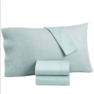 2 X $40 Lucky Brand Baja Stripe Cotton 230-Thread Count. 2 Pillowcases